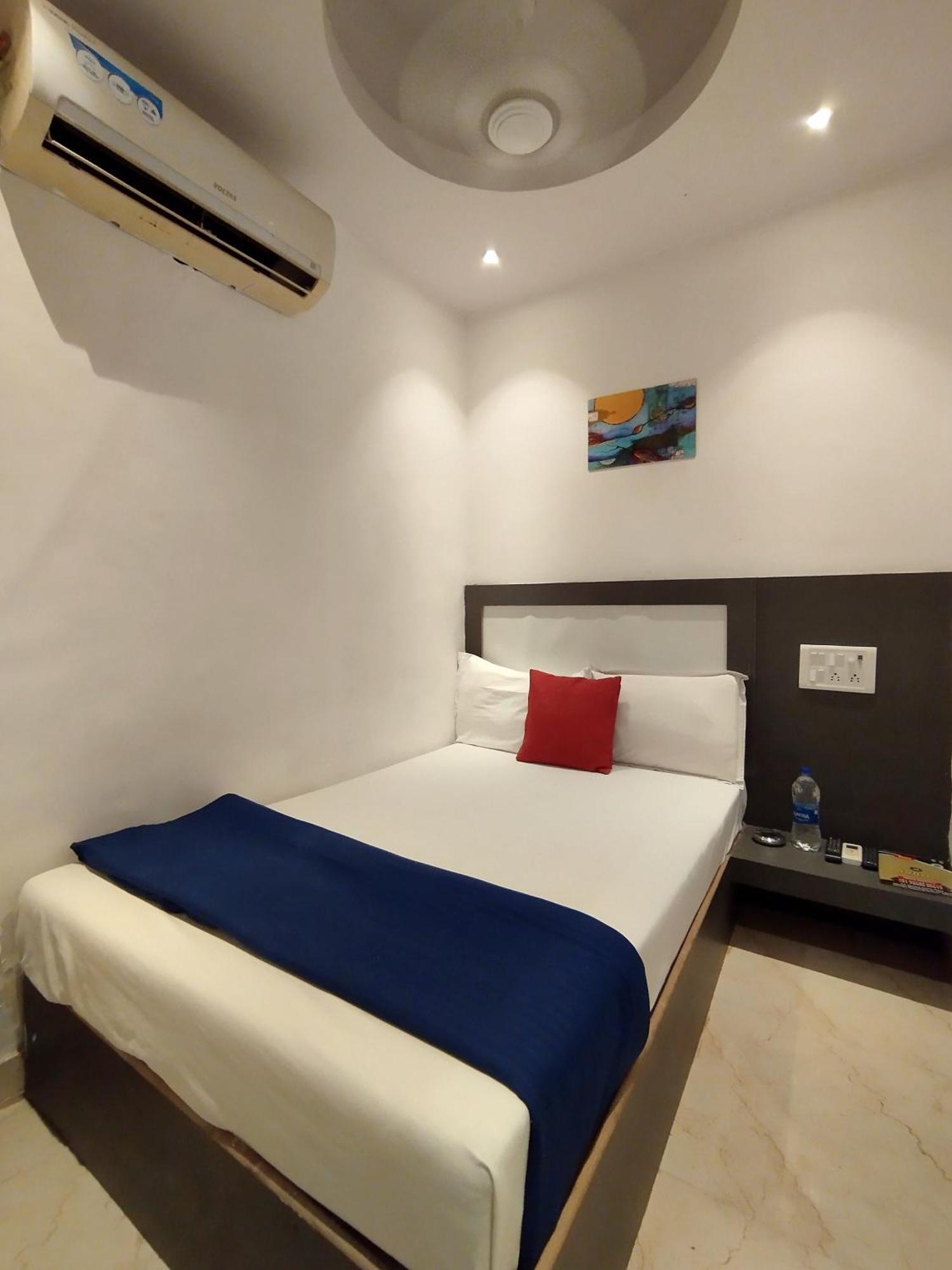 Hotel Aspen Мумбаї Екстер'єр фото