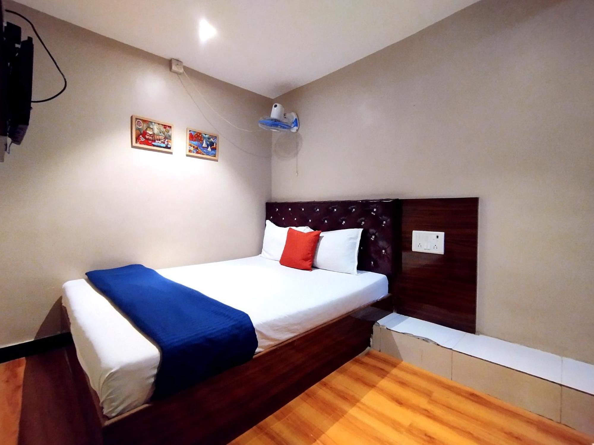 Hotel Aspen Мумбаї Екстер'єр фото